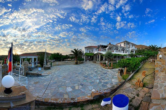Mabella Beach Платі Екстер'єр фото